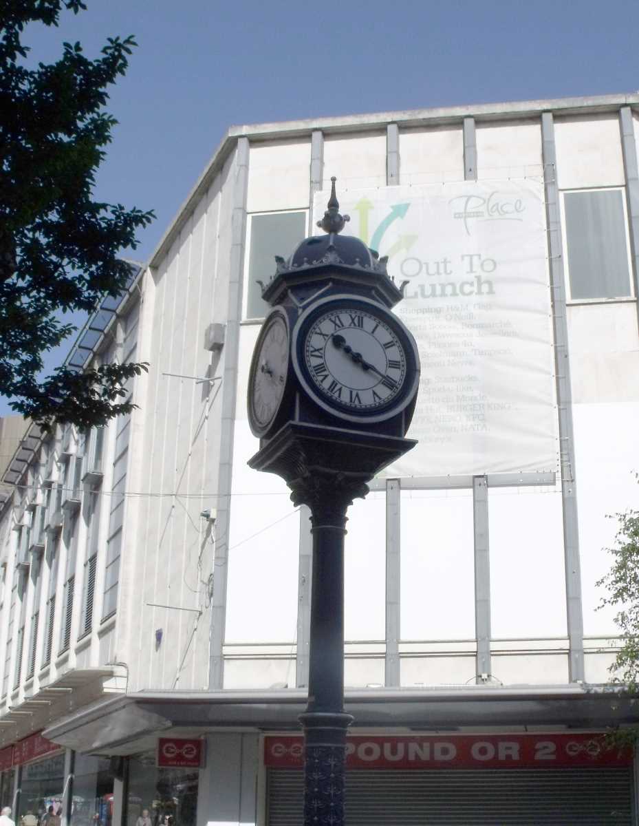 King's Head Clock